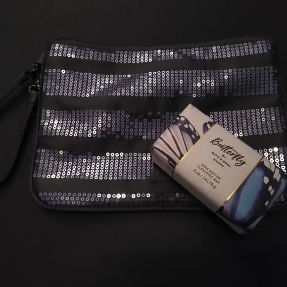 Bath & Body Works Cosmetics Bag with Cleansing Soap Bar - Picture 10 of 16